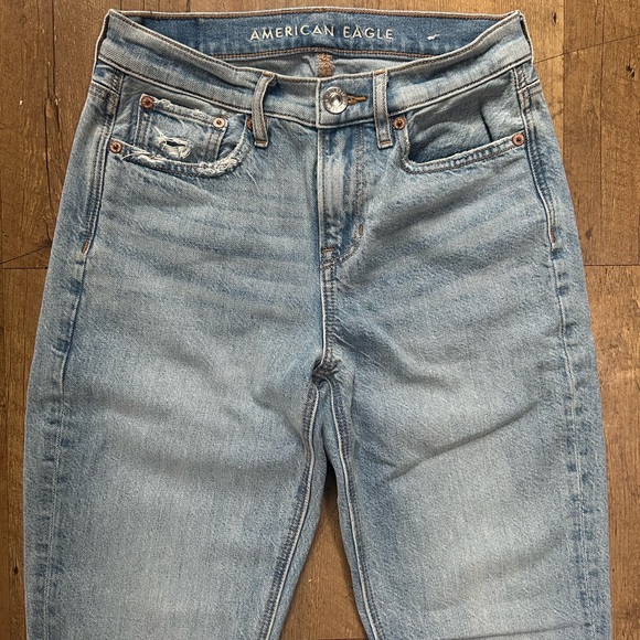 American Eagle 90s Bootcut Jeans Distressed Light Wash High Rise Long Size 2 - Picture 4 of 13